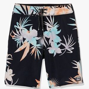 Billabong Boys' Sundays Pro Boardshort